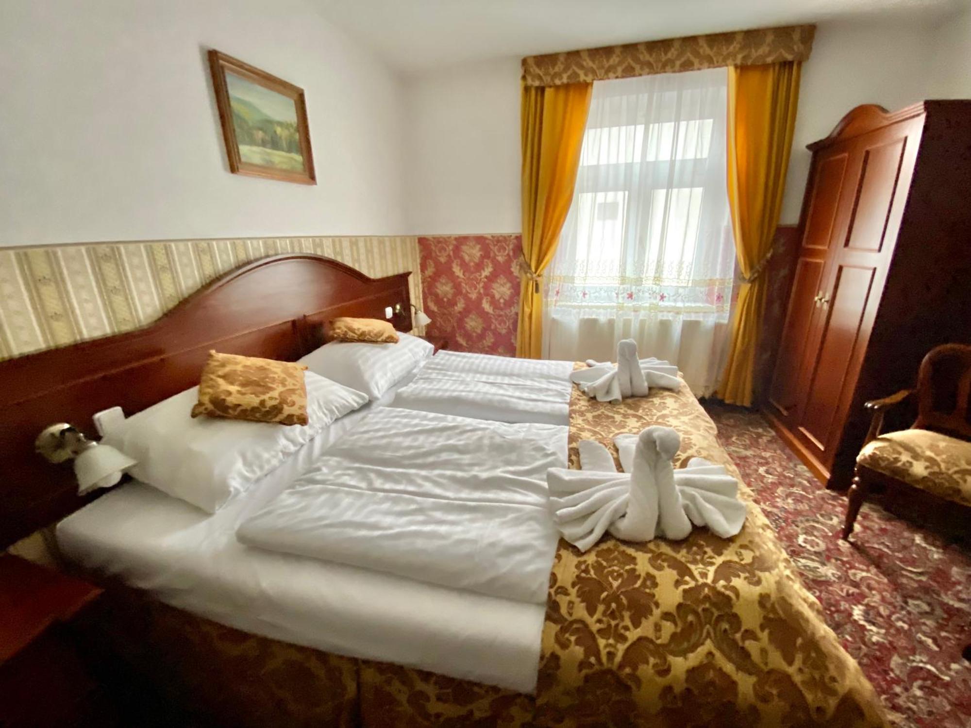 Liliova Old Town Отель